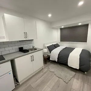Guest Room-studio, Woolwich London